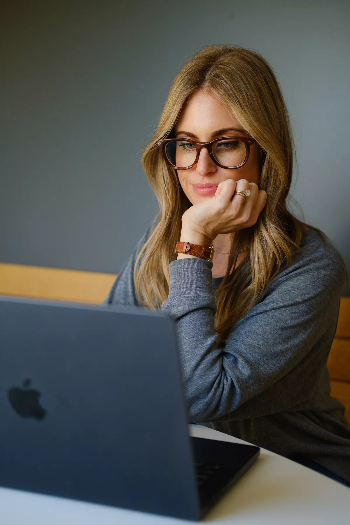 Becky Karsh seated portrait